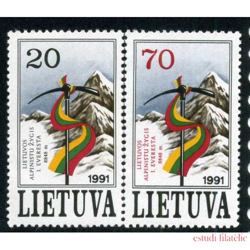 Lituania - 415/16 - 1991 Conquista del Everest por alpinistas lituanos Vista de la montaña, piolet y bandera Lujo