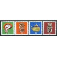 VAR1 Alemania Oriental DDR  Nº 1322/25   1971  Objetos de arte del museo de etnología de Leipzig Lujo