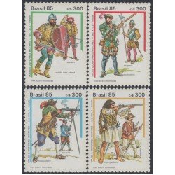 Brasil Brazil 1758/61 1985 Uniformes militares MNH Brasil Brazil 1758/61 1985 Uniformes militares MNH