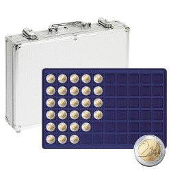 Lindner S2340M-300 Maletín de aluminio para 300 monedas o cápsulas de monedas de hasta 27 mm Ø en azul oscuro Lindner S2340M-300 Maletín de aluminio para 300 monedas o cápsulas de monedas de hasta 27 mm Ø en azul oscuro