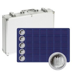Lindner S2340M-200 Maletín de aluminio con 5 bandejas de monedas rojas para 200 monedas o cápsulas de monedas de hasta 34 mm Ø en azul oscuro Lindner S2340M-200 Maletín de aluminio con 5 bandejas de monedas rojas para 200 monedas o cápsulas de monedas de hasta 34 mm Ø en azul oscuro