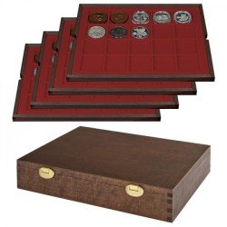 Lindner S2494-2 Estuche CARUS de madera auténtica con 4 tableros para 80 monedas o cápsulas con un diámetro externo de 47 mm - EDICIÓN ESPECIAL Lindner S2494-2 Estuche CARUS de madera auténtica con 4 tableros para 80 monedas o cápsulas con un diámetro externo de 47 mm - EDICIÓN ESPECIAL