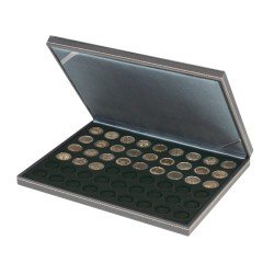 Lindner 2364-2154CE Estuche para monedas NERA M con plantilla para monedas en color negro con 54 hoyos redondos para monedas con un diámetro de 25,75 mm Lindner 2364-2154CE Estuche para monedas NERA M con plantilla para monedas en color negro con 54 hoyos redondos para monedas con un diámetro de 25,75 mm