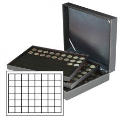 Lindner 2365-2148CE Estuche para monedas NERA XL con 3 tableros y plantillas para monedas en color negro con 144 casilleros cuadrados para monedas/cápsulas de hasta 30 mm Lindner 2365-2148CE Estuche para monedas NERA XL con 3 tableros y plantillas para monedas en color negro con 144 casilleros cuadrados para monedas/cápsulas de hasta 30 mm