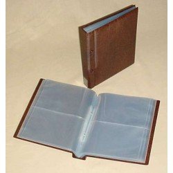 Lindner K-G30-H Álbum para tarjetas postales KOBRA con 40 fundas de plástico transparente dividida, en color marrón oscuro, 230 x 193 mm Lindner K-G30-H Álbum para tarjetas postales KOBRA con 40 fundas de plástico transparente dividida, en color marrón oscuro, 230 x 193 mm