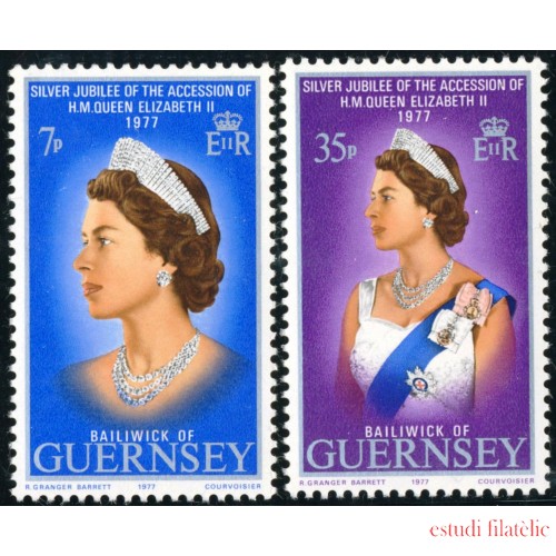 VAR1/S Guernesey  Nº 140/41   1977  25º Aniv. de la coronación de Isabel II Lujo