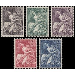 Holanda Netherlands 446/50 1946 En beneficio de Ayuda nacional MH