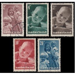 Holanda Netherlands 483/87 1947 Por la infancia Usados