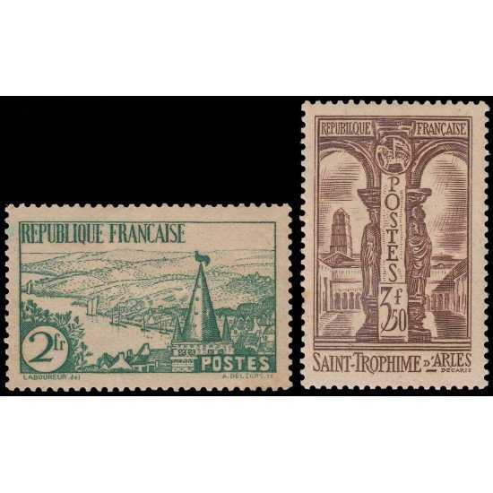 France Francia 301/02 1935 Lugares y monumentos Río Bretón Saint Trophime MH France Francia 301/02 1935 Lugares y monumentos Río Bretón Saint Trophime MH