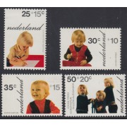 Holanda Netherlands 972/75 1972 Por la infancia  Fotos de los pequeños príncipes Lujo