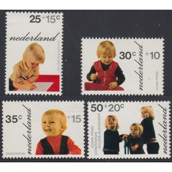 Holanda Netherlands 972/75 1972 Por la infancia  Fotos de los pequeños príncipes Lujo