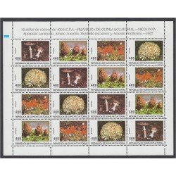 Guinea Ecuatorial 233/36 1997 Minihojita Micología setas MNH