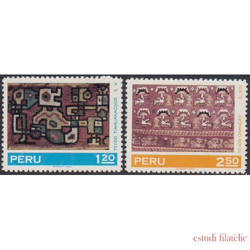 Perú 528/29 1971 Tejidos Tiahuanacoide y Chancay MH