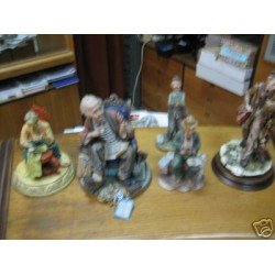 <div><strong>Colección 31 figuras motivos filatélicos Capodimonte<br
/>
</strong></div>