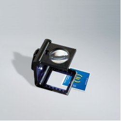 Leuchtturm 308008 Cuentahilos, 5 aumentos, con LED